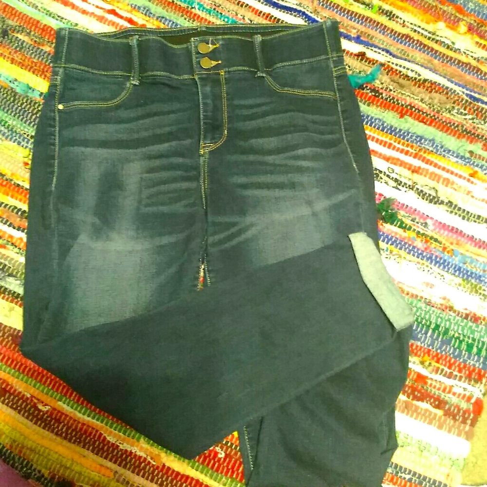 Super stretchy Capri Jegging